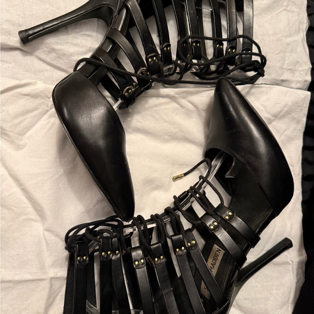 Steve Madden sts lace up heels